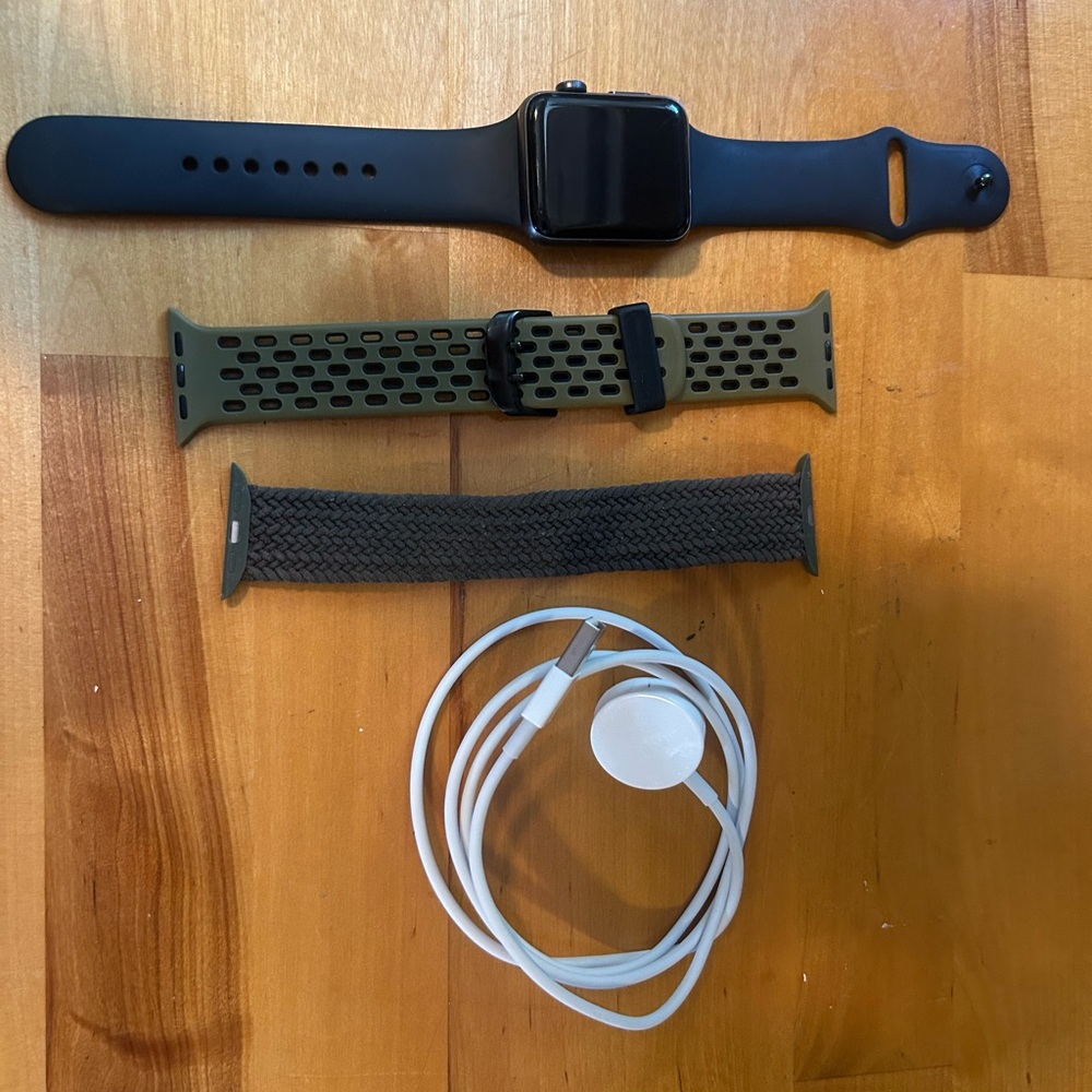 Apple Watch Series 3 - Picture 3 of 4